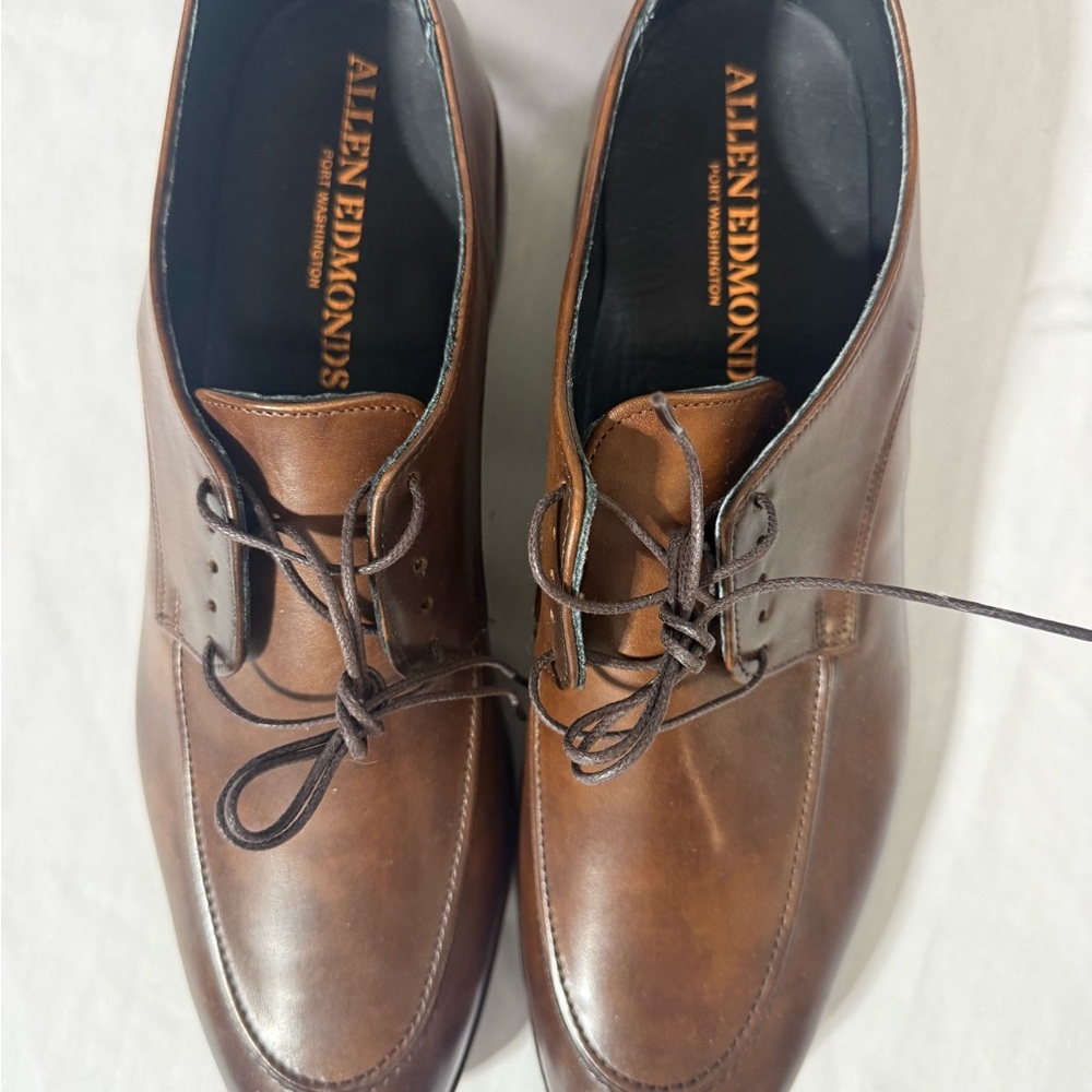 Allen Edmonds Men's Classic Brown Oxfords